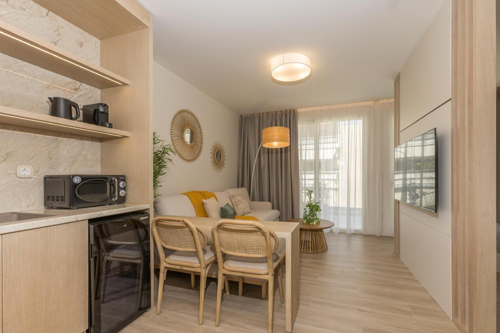 The Mediterranean Suites Piræus Eksteriør billede