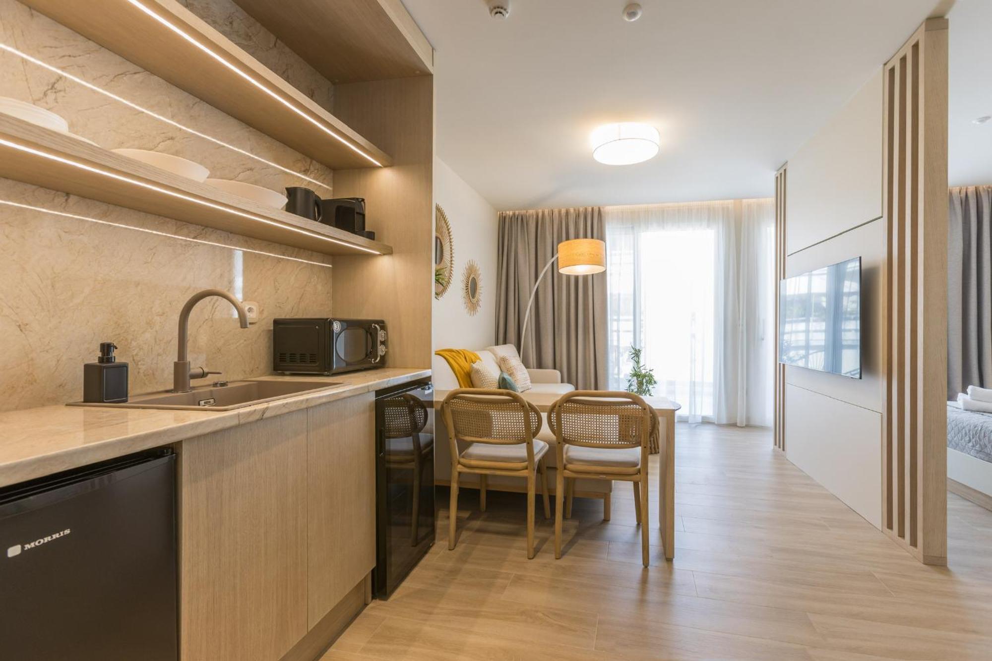 The Mediterranean Suites Piræus Eksteriør billede